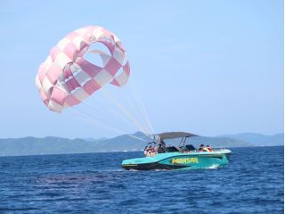 最大12名までご乗船可能。グループでも安心!