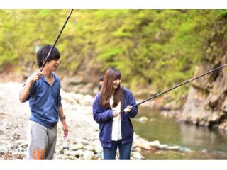 イワナ ヤマメ釣り放題 充実の一日釣券 釣った魚はその場で塩焼きに お持ち帰りもokです 奥秩父源流 中津川渓流釣り場 じゃらん遊び体験