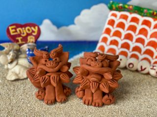 沖縄の天然素材で作ったシーサーをお届け!発送までに約1か月かかります。