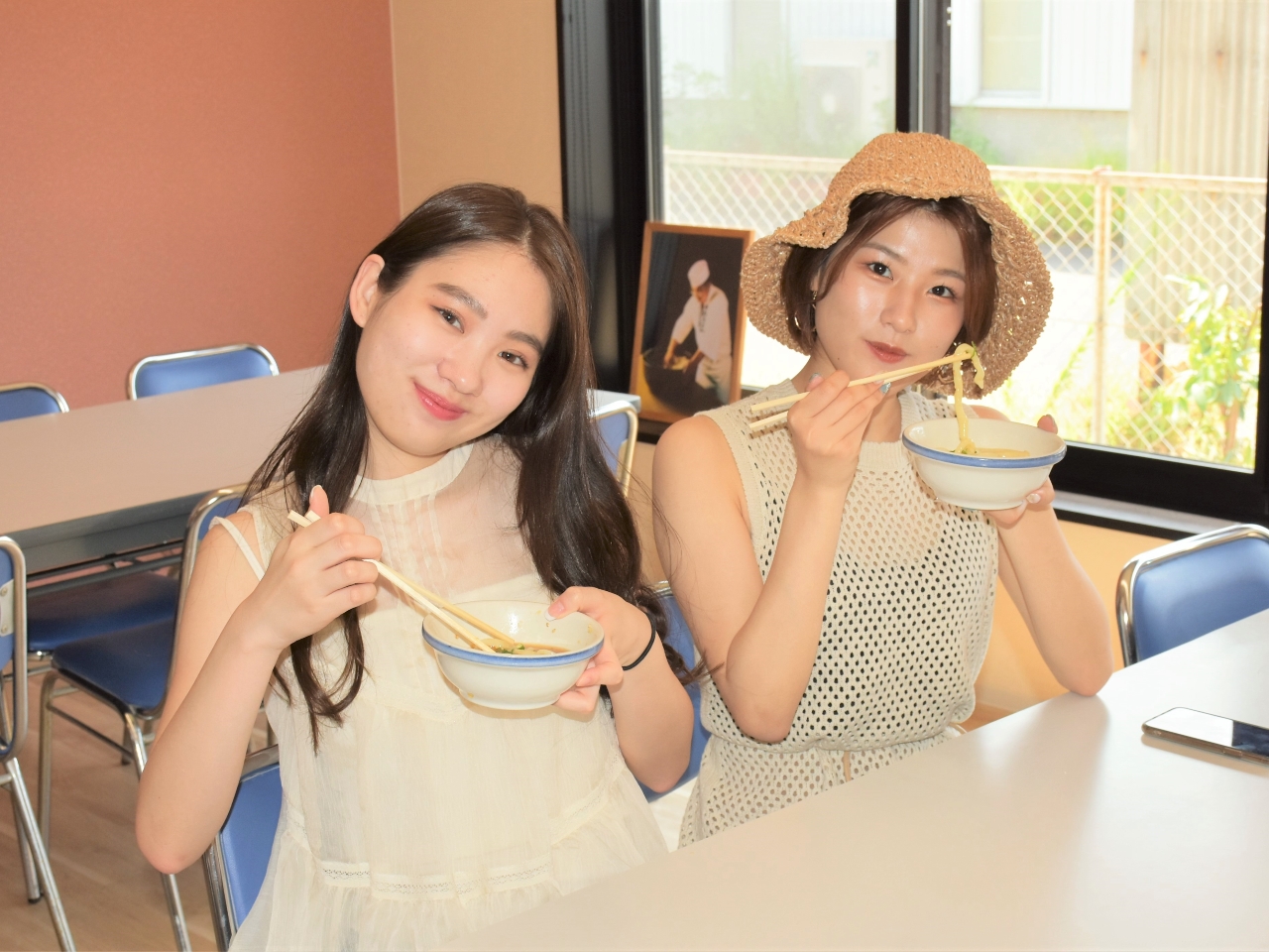 作ったうどんはその場でご試食ください!トッピング類も有料でご用意してます!