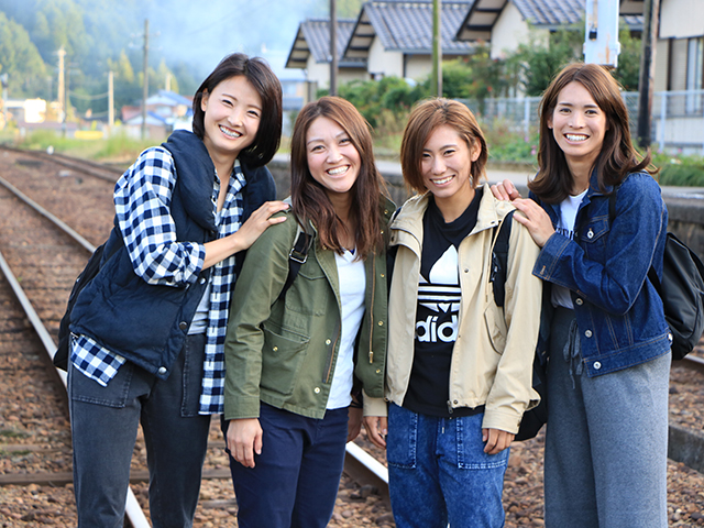 どこか懐かしい昭和ただよう駅で記念撮影