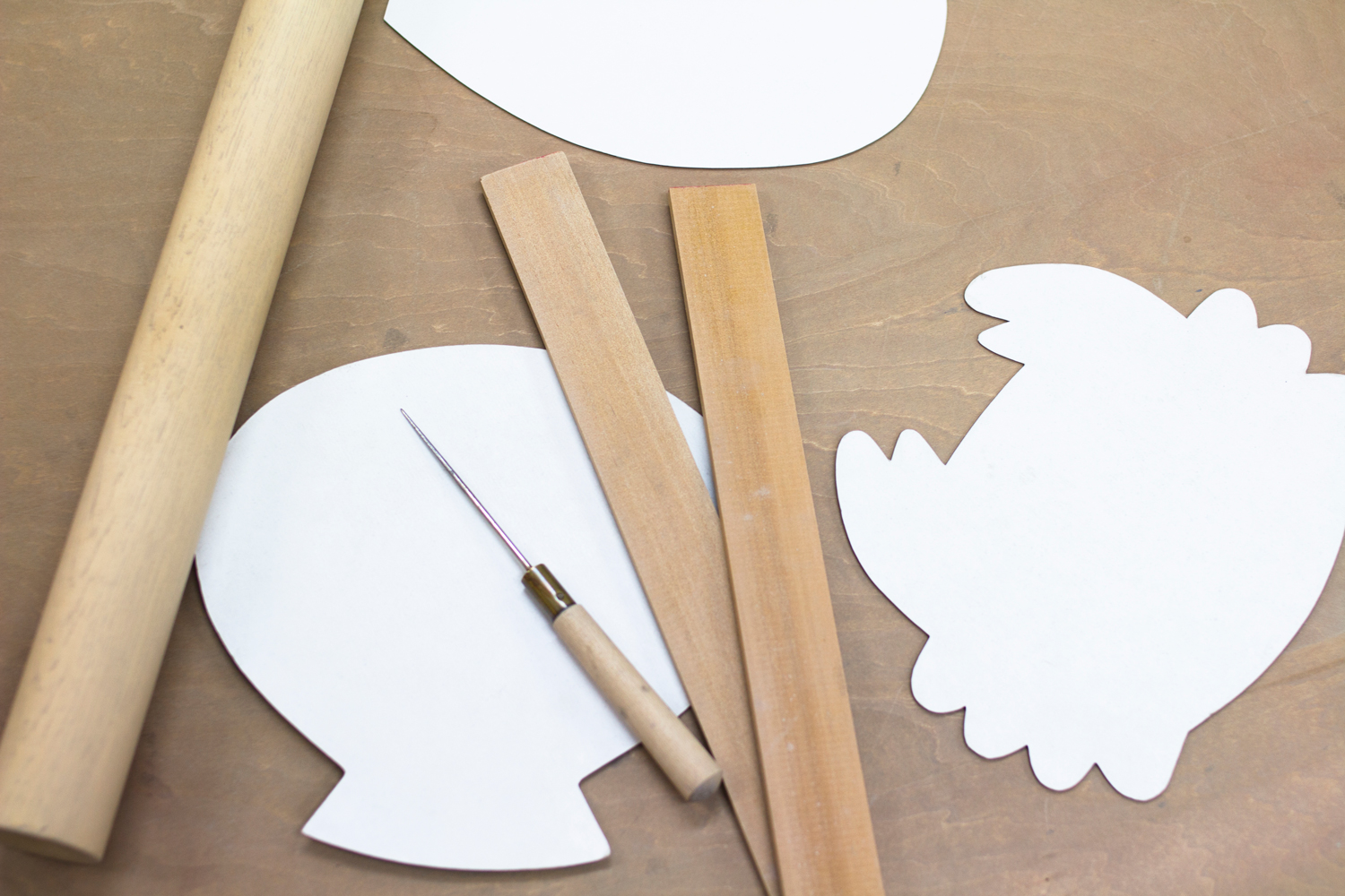 yL΂Č^ŃJbg܂BׂĂ̂M̌^܂B