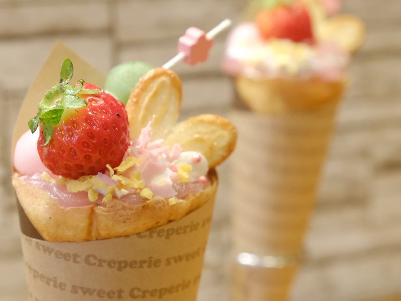 ���Ԍ��N���[�Y�͕��ɐ�w�O�uhoney bee cafe�v�����N���[�v�ƒg���������ݕ������Ă��܂��B