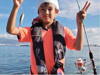 サビキでアジ、サバ、イワシも釣れて数釣りが楽しめる夏休みです!初心者さんにもお子さにも魚釣りを楽しんで頂けます!
