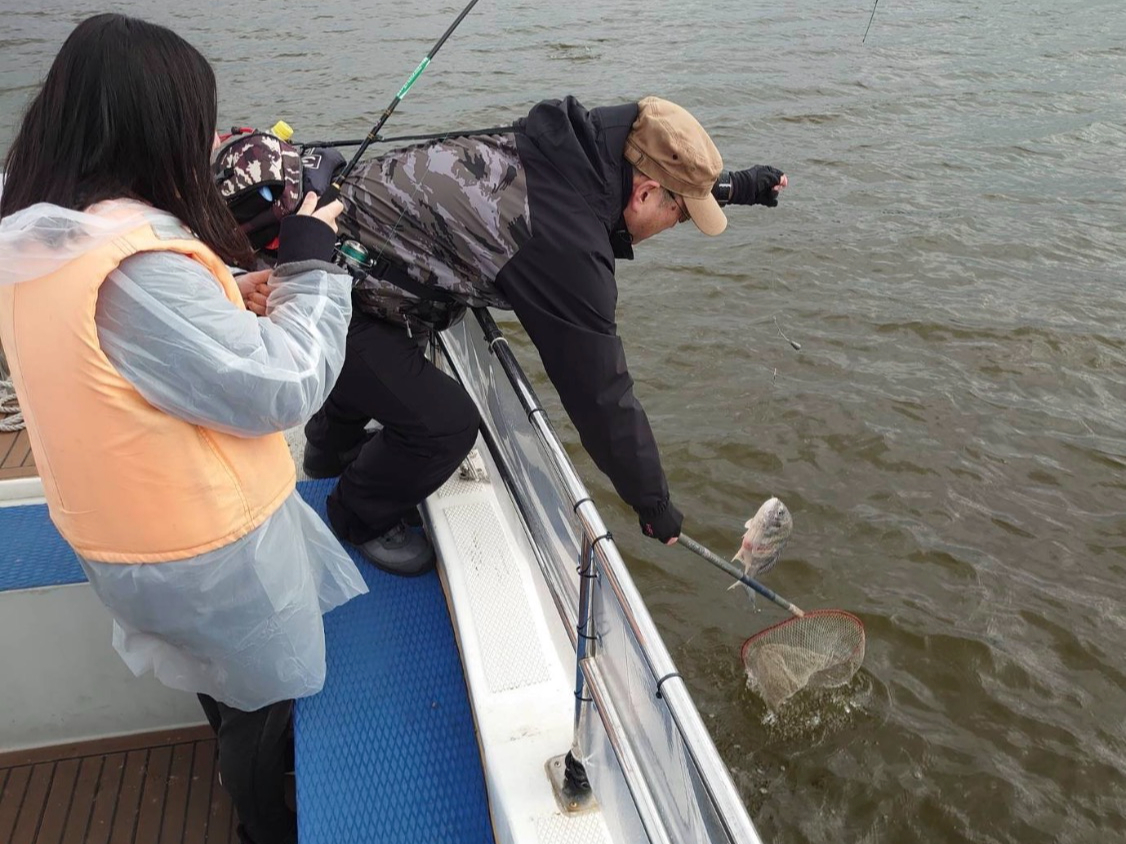 �ނ���������������Ă���������ƃX�^�b�t��C���X�g���N�^�[���t�H���[���܂��̂ł����S�������ˁI