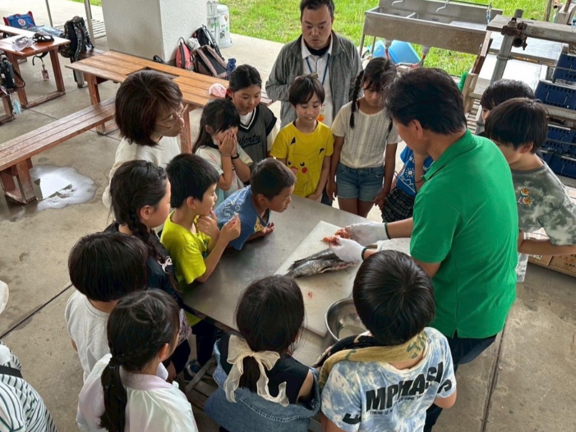 ���̒������w���s���A���̊C�Ő������鋛�̊w�K�ƒ�����̎��H���ꏏ�ɐH��܂ōs���܂�