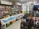 渡船で渡る前には売店でレンタル品をお渡しします。レンタル品以外にも、渡船で使う釣具は売店で全て揃っています