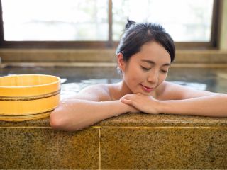 お食事後はゆっくり温泉を満喫。お肌がすべすべになりますよ♪