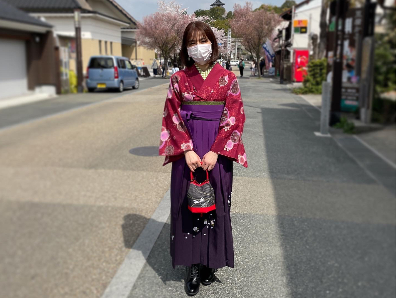 オプション追加で袴スタイルも楽しめます。