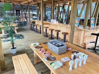 1人から100人まで収容可能 カウンター14席でもBBQできます。お一人様でもごゆっくりどうぞ。