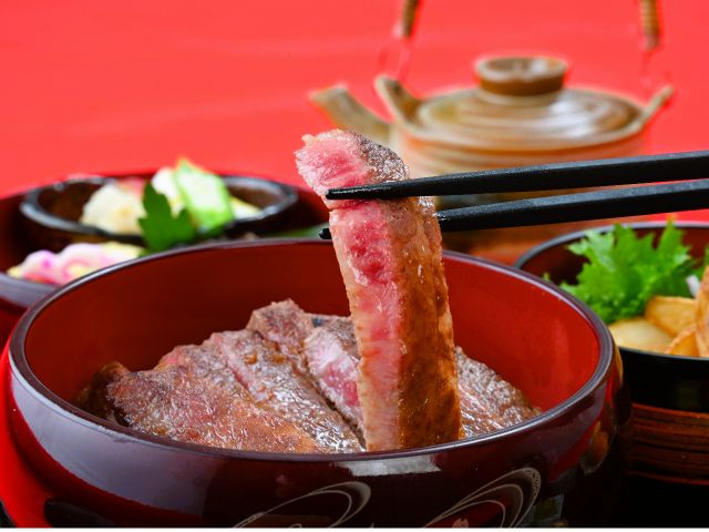 みかわ牛葵まぶし!選べるタレにて♪・三河ならでは 八丁胡桃味噌だれ・さっぱり大葉付き はちみつ梅だれ・定番 有馬醤油だれ