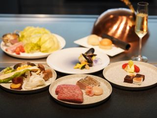 地元宮崎の旬の食材を、目の前で焼き上げます。