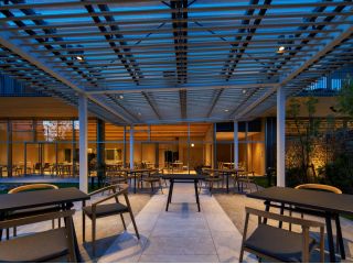 夕暮れのデッキもいい雰囲気です。