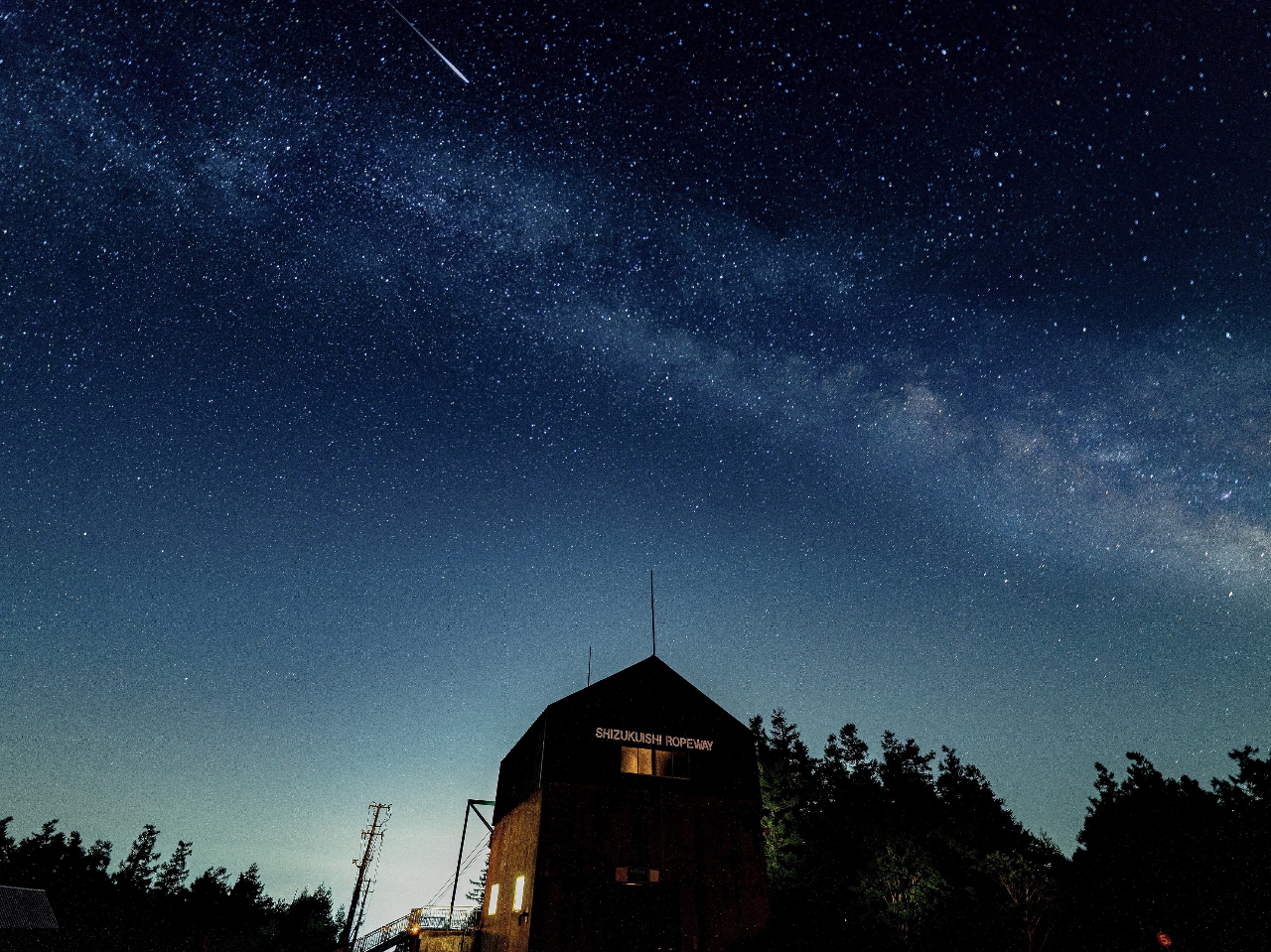 W730mt߂̎RwGAώ@ł鐯͂܂ɐiIΓV̐◬ꐯAlHq邩܂B