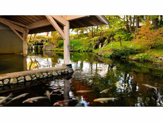 四季の移ろいを感じられる露天風呂ー屋根付露天風呂「雫石高倉温泉」