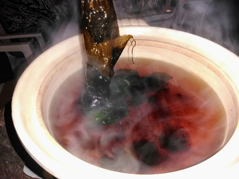 l肽ẮAF̂킩߂䥂łƈuŗΐFɕς܂B