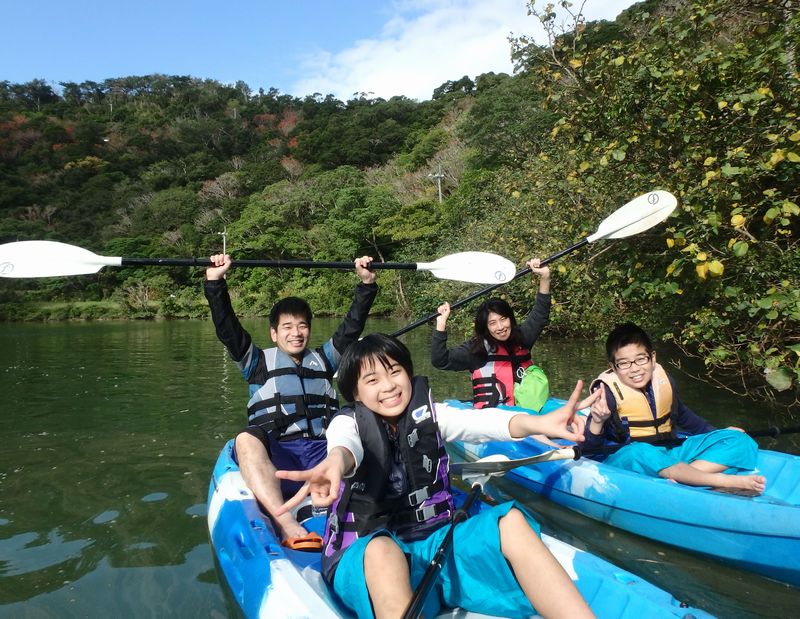 安定性のあるカヤックを使用お散歩気分で楽しめる。