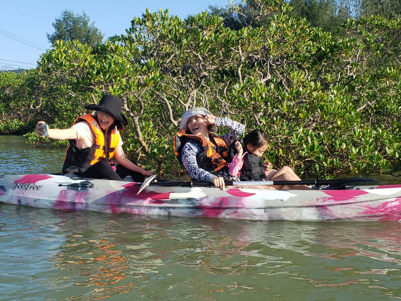カメラに向かってハイチーズ!