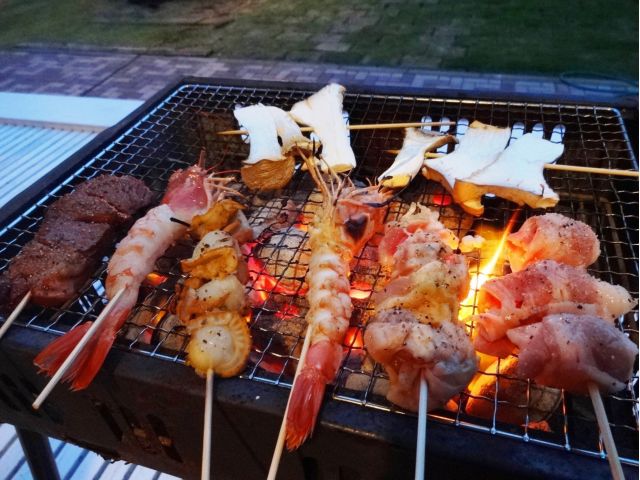 持ち込みでお好きな食材もOKです♪中には焼きマシュマロをする方も☆