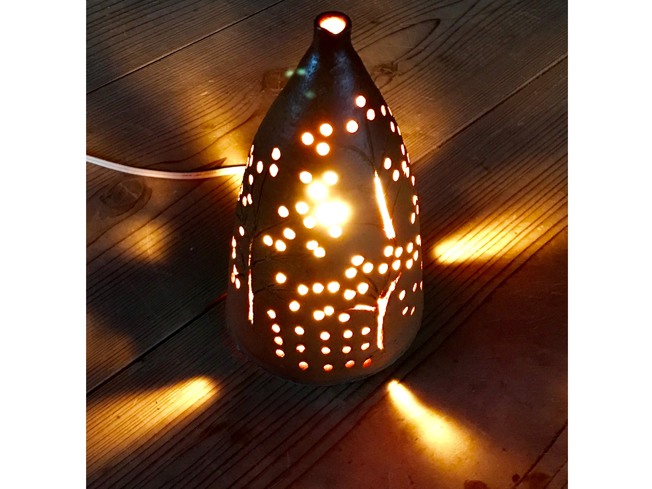 【金沢の手作りランプづくり】お1人さま歓迎★ お好きな場所に穴をあけるだけなので...