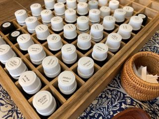 最高品質の精油ブランドの一つ、プラナロム社の精油20種類の中からお好きな香りをゆっくり探しましょう。