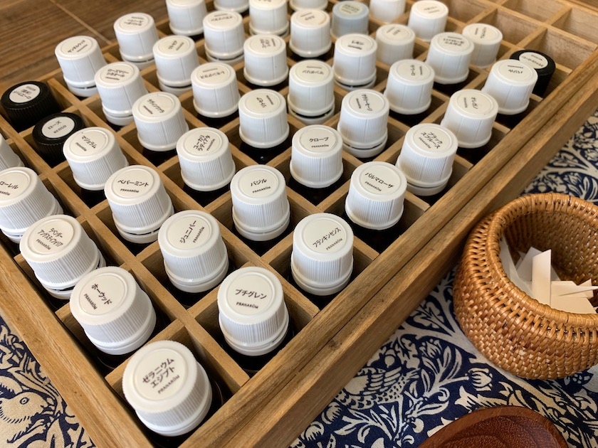 最高品質の精油ブランドの一つ、プラナロム社の精油20種類の中からお好きな香りをゆっくり探しましょう。