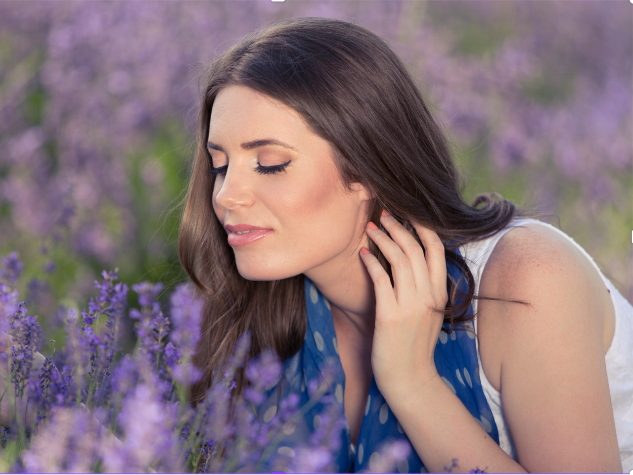 天然の香りで作る香水は、まるで花畑の中にいるかのよう