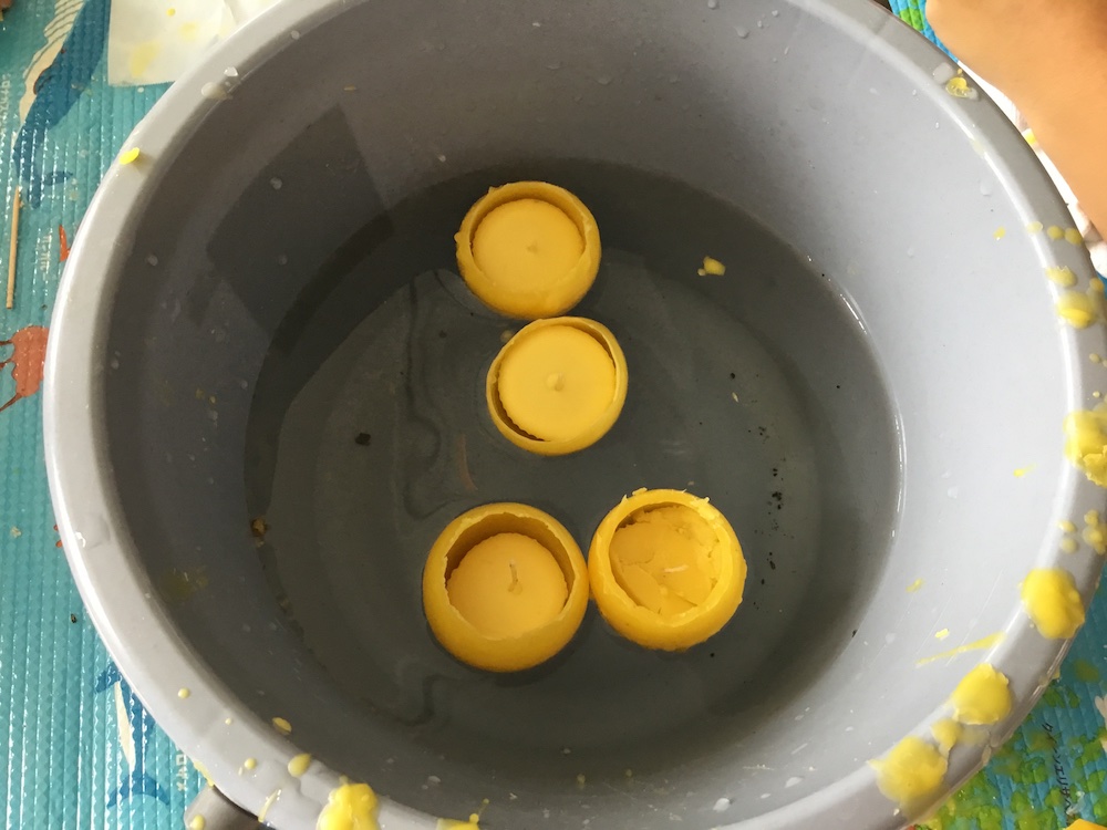 キャンドル作りの2つ目はフローティングキャンドル!
はて??どうやって作るのかなぁ〜!?