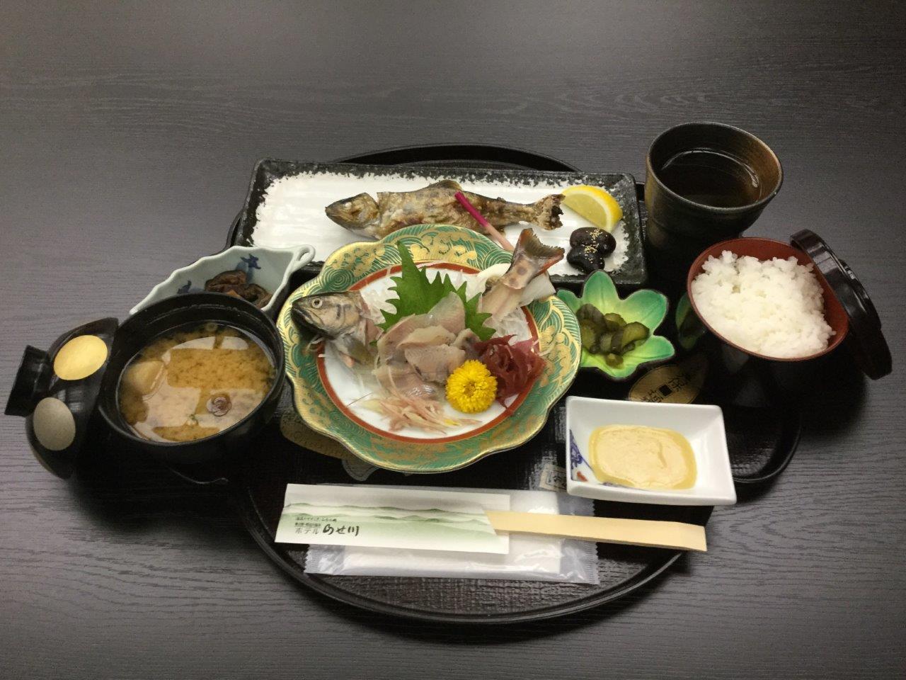 野迫川名物アマゴ料理 日帰り温泉 清流の畔に立つロケーション最高の宿で癒されて 野迫川温泉 ホテルのせ川 じゃらん遊び体験 野迫川名物アマゴ料理 日帰り温泉 清流の畔に立つロケーション最高の宿で癒されて 野迫川温泉 ホテルのせ川 じゃらん遊び体験