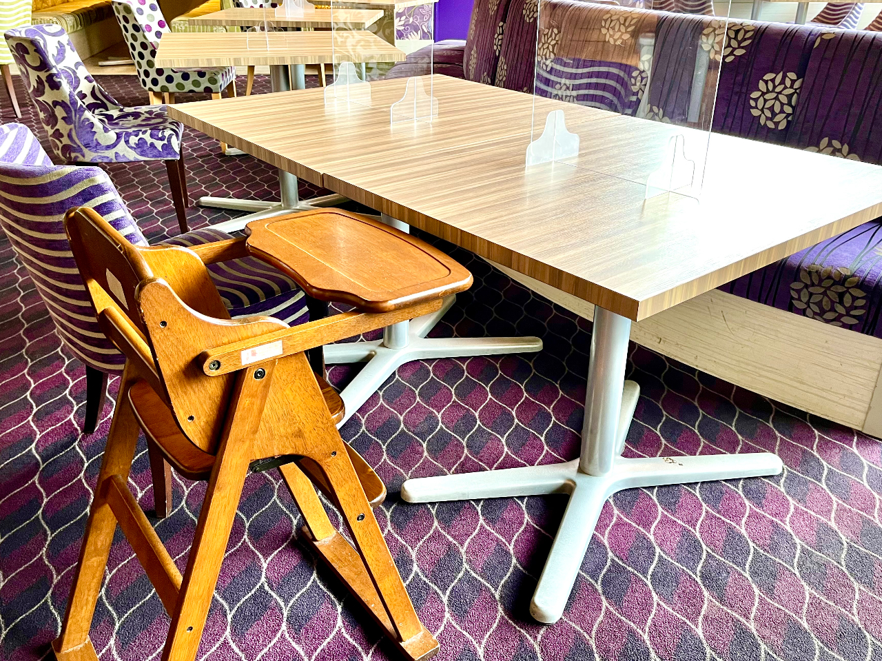 お子様イスもご用意しております