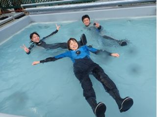 ドライスーツは寒く ありません