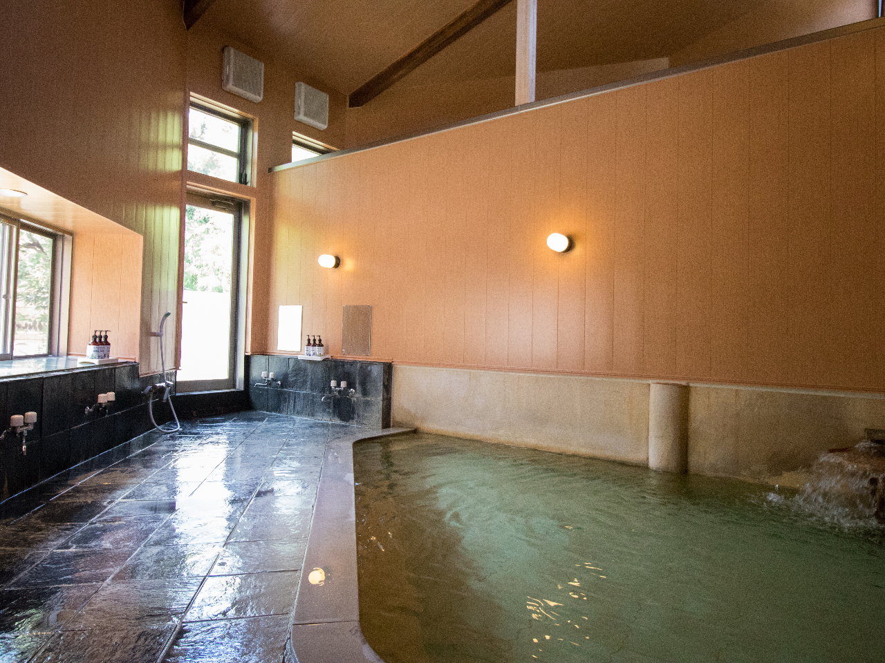 男性 大風呂 ただいま「新型コロナウィルス感染拡大防止」対策実施中 人数制限を設けています。