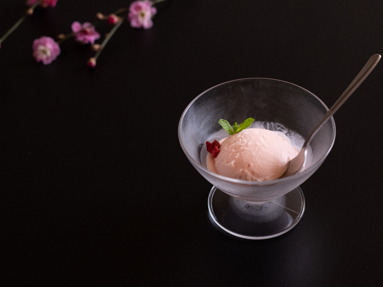 (春)あまおう苺アイス 甘酸っぱい苺とミルクのまろやかさが美味しい(※変更になる場合もございます)