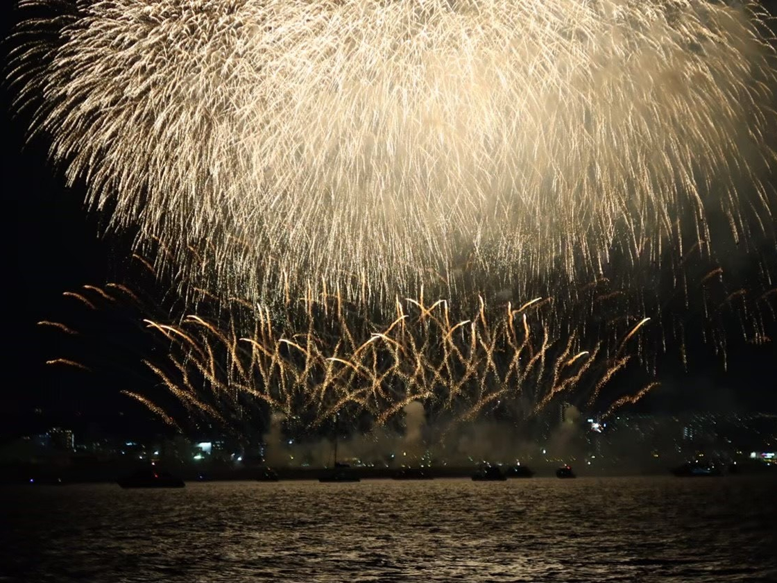 �C��ł̓��ʂȉԉΊϏ܁�