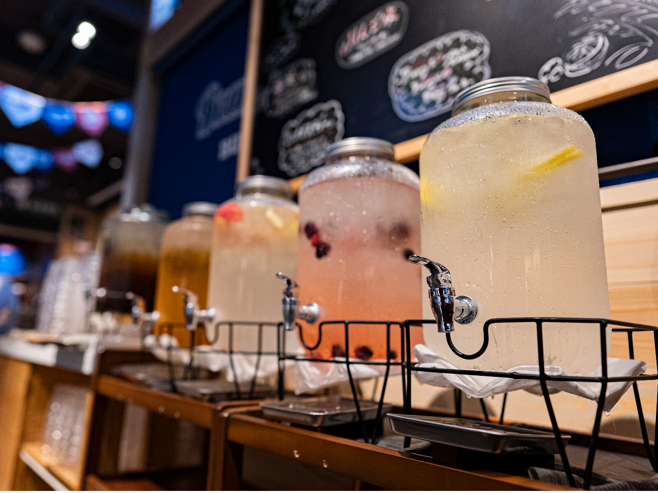 ̃fgbNXEH[^[pӂĂ܂B