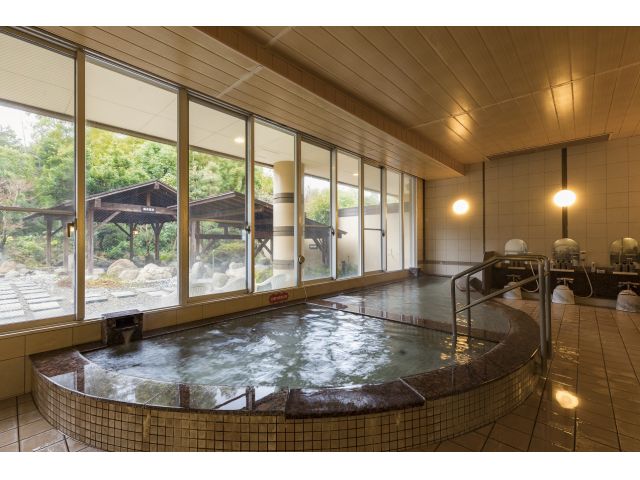 内湯も広く、ゆっくりとお寛ぎ頂けます。
