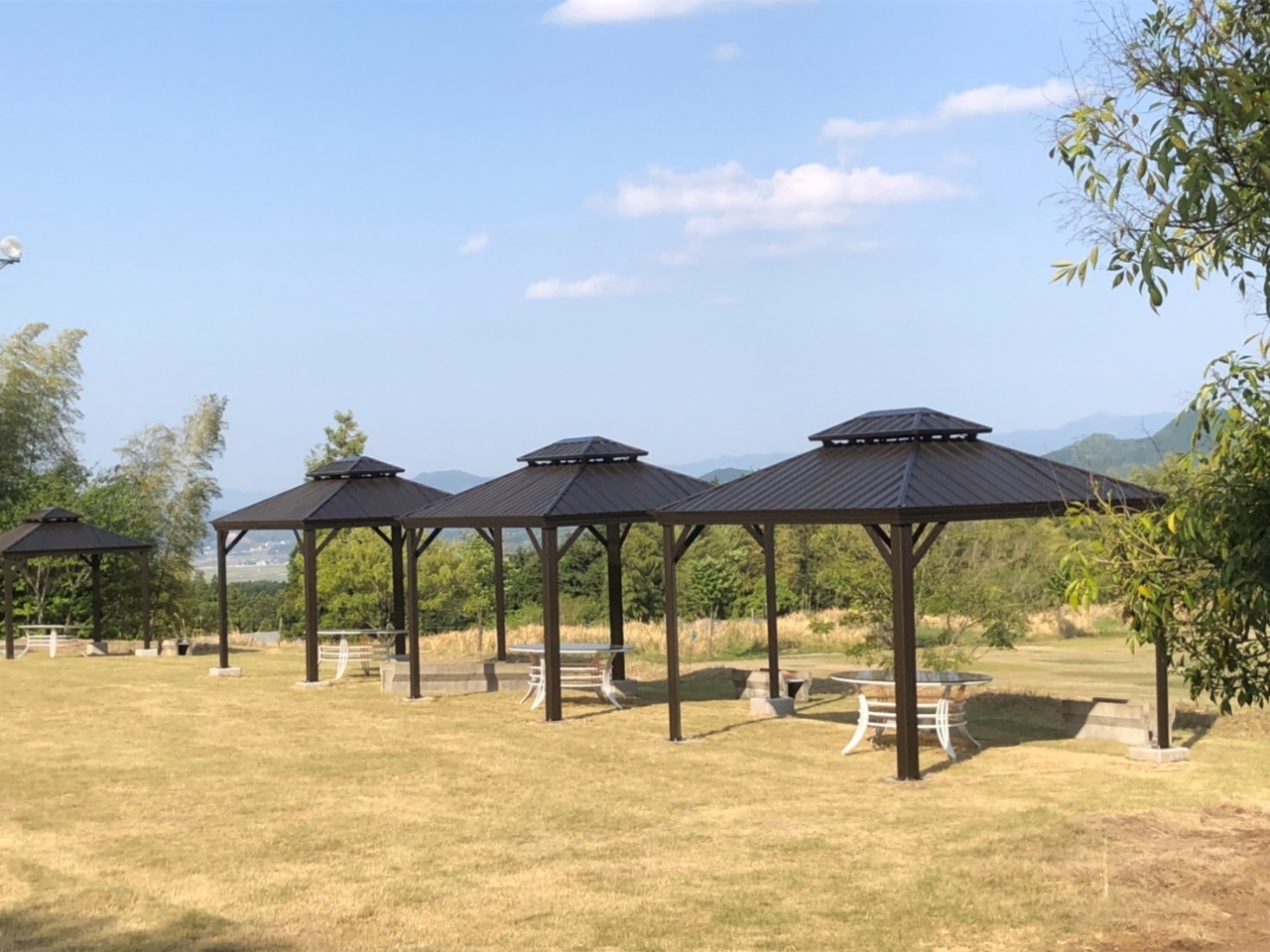 一つのテントが広いので、ご家族やカップル、団体様でのご利用も頂けます。