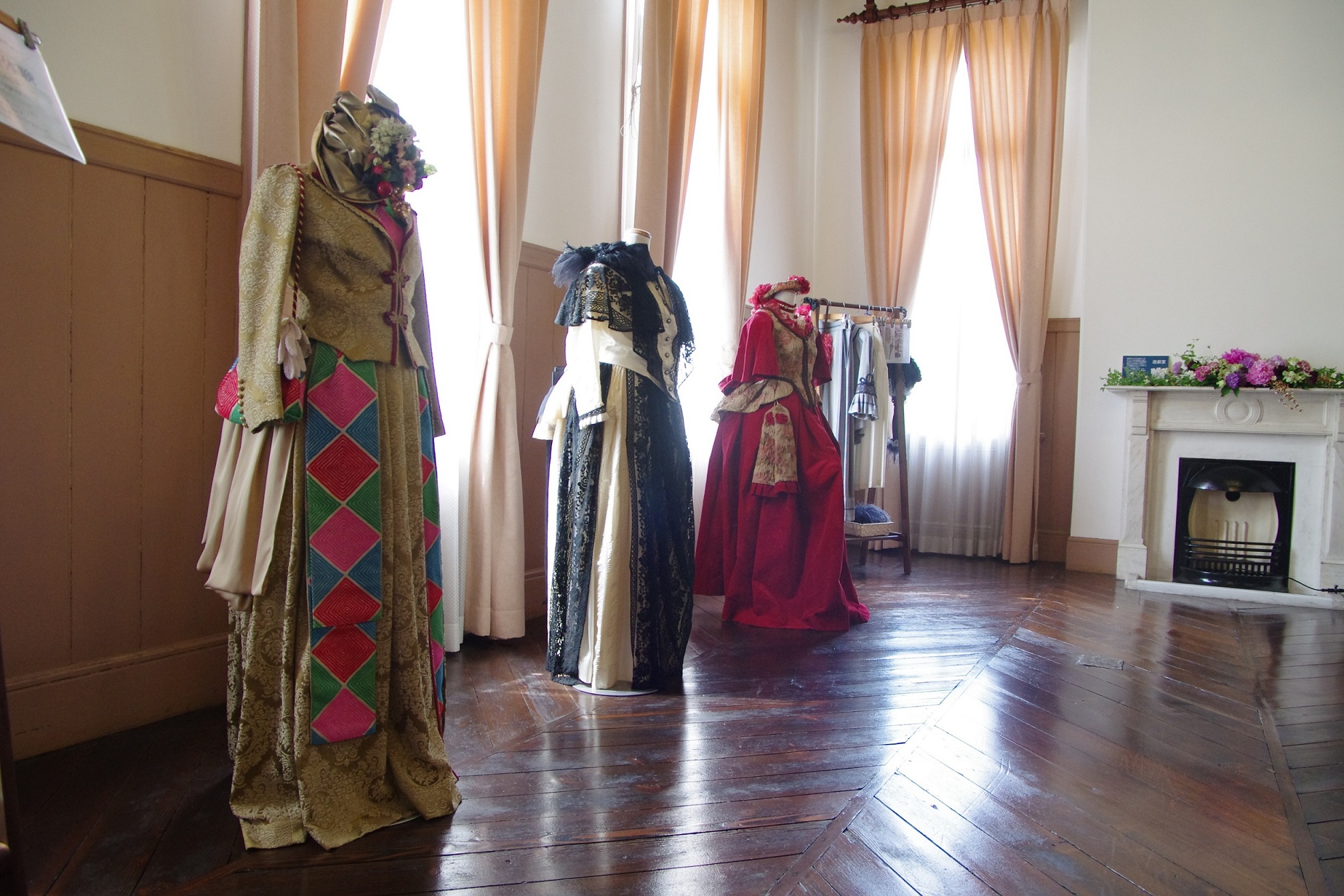 貴賓館レトロ衣装体験 Vintage Dress 旧福岡県公会堂貴賓館 じゃらん遊び体験