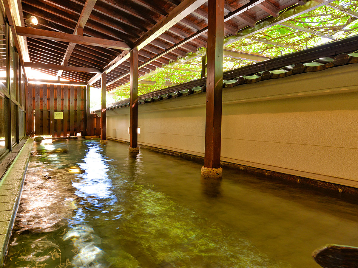 こちらは、半露天風呂の「大黒の湯」です♪