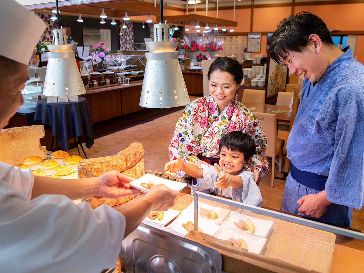 ̂ql̖ڂ̑OŒ郉CuLb`ł́AłĂpӂĂ܂