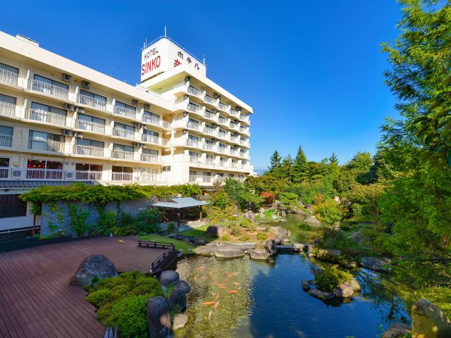 こちらは、ホテル新光の昼の外観です♪