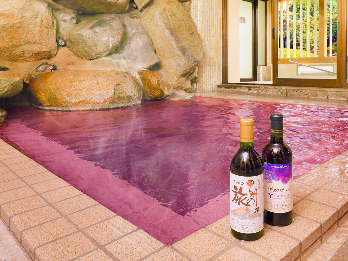 こちらは、ワイン風呂の「布袋の湯」です♪