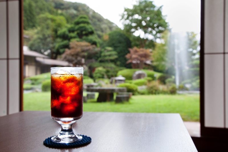 r[̋iR[i[uꒃvɂāAR[q[iACXEzbg 350~ōjƃ\tgN[iS17 250~ōj̔Ă܂B