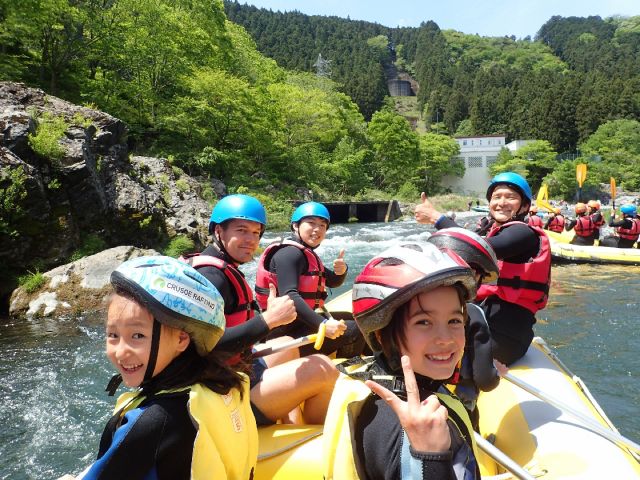 【4歳児からOK!ラフティング】のんびりお昼ツアー!ファミリーにおススメ♪:クルーソーラフティング(CRUSOE RAFTING)