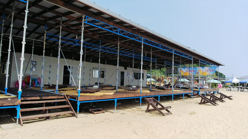 一日中ゆったり過ごせる桟敷席♪(さじきせき)