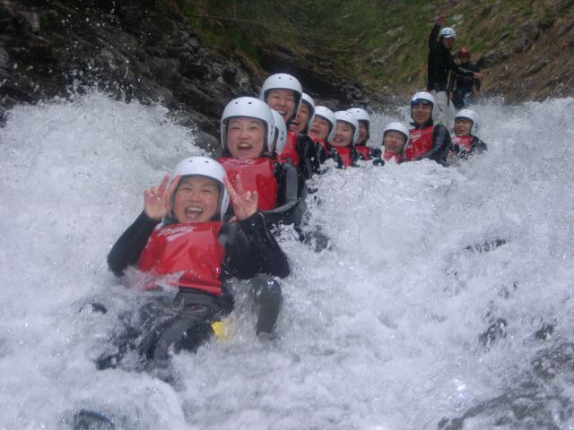 みなかみのキャニオニングを団体で楽しもう!