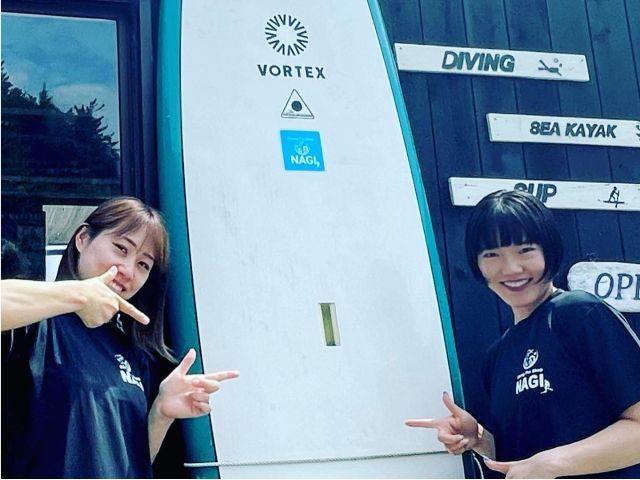 SUPの前で記念撮影