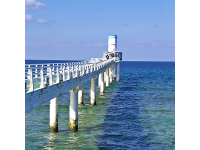 ブセナ海中展望塔