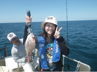 船釣り体験 マダイ タチウオ ブリ アオリイカ ヒラメ アジ キスなど 鳴門海峡の急流で育った釣味 食味共に抜群の魚達 フィッシングボード フィッシングガイド愛海 じゃらん遊び体験 船釣り体験 マダイ タチウオ ブリ アオリイカ ヒラメ アジ キスなど 鳴門海峡の急流で育った釣味 食味共に抜群の魚達 フィッシングボード フィッシングガイド愛海 じゃらん遊び体験