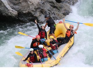 半日コースでも迫力満点!!吉野川小歩危ラフティング